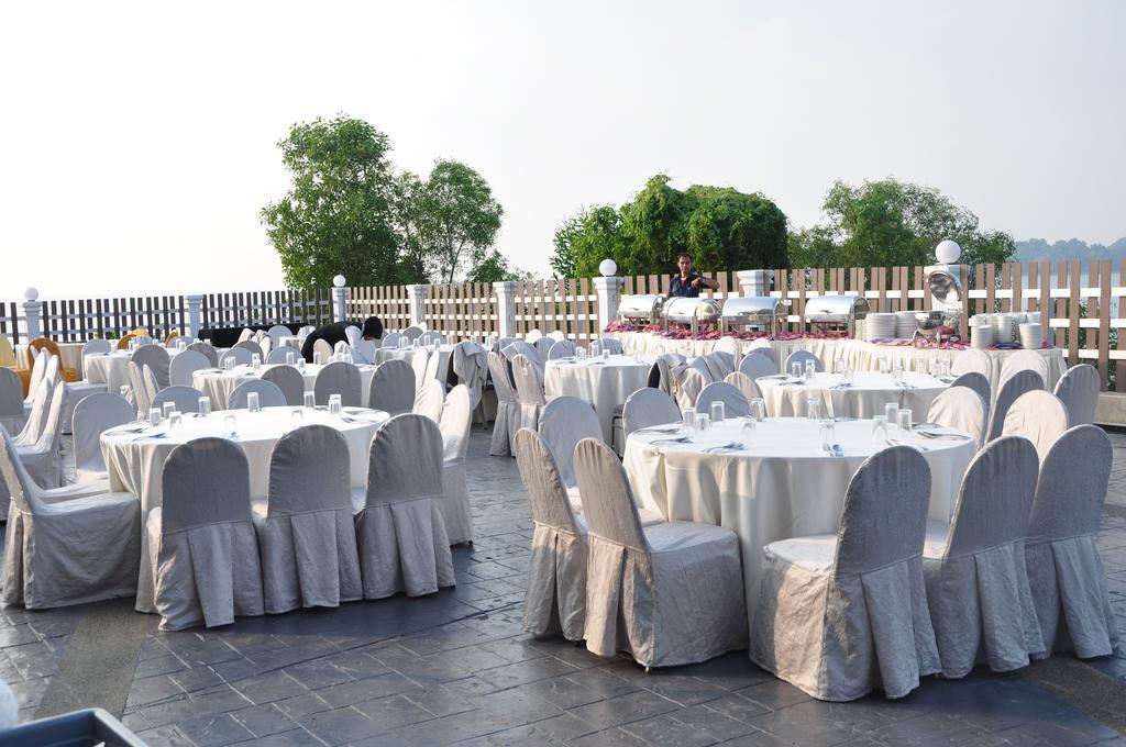 Klana Beach Resort Порт-Диксон Экстерьер фото